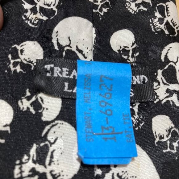 Treasure Island Vegas Skull Necktie - Picture 3 of 5